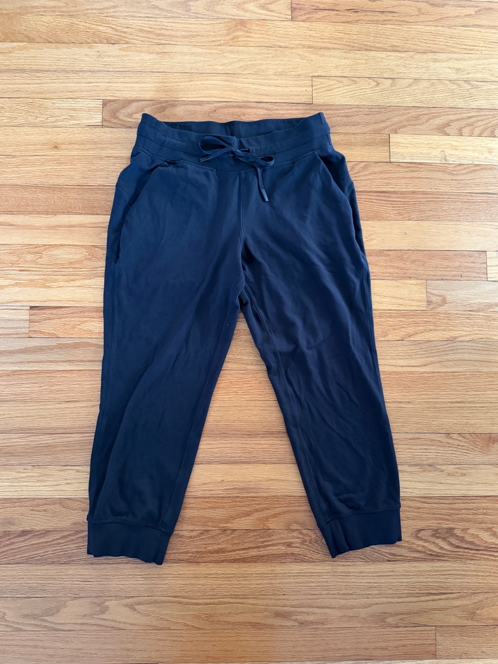 Lululemon crop black joggers Size 8